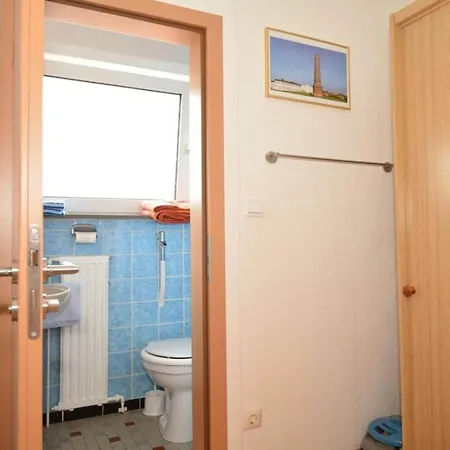 Bunzow House, 2 *